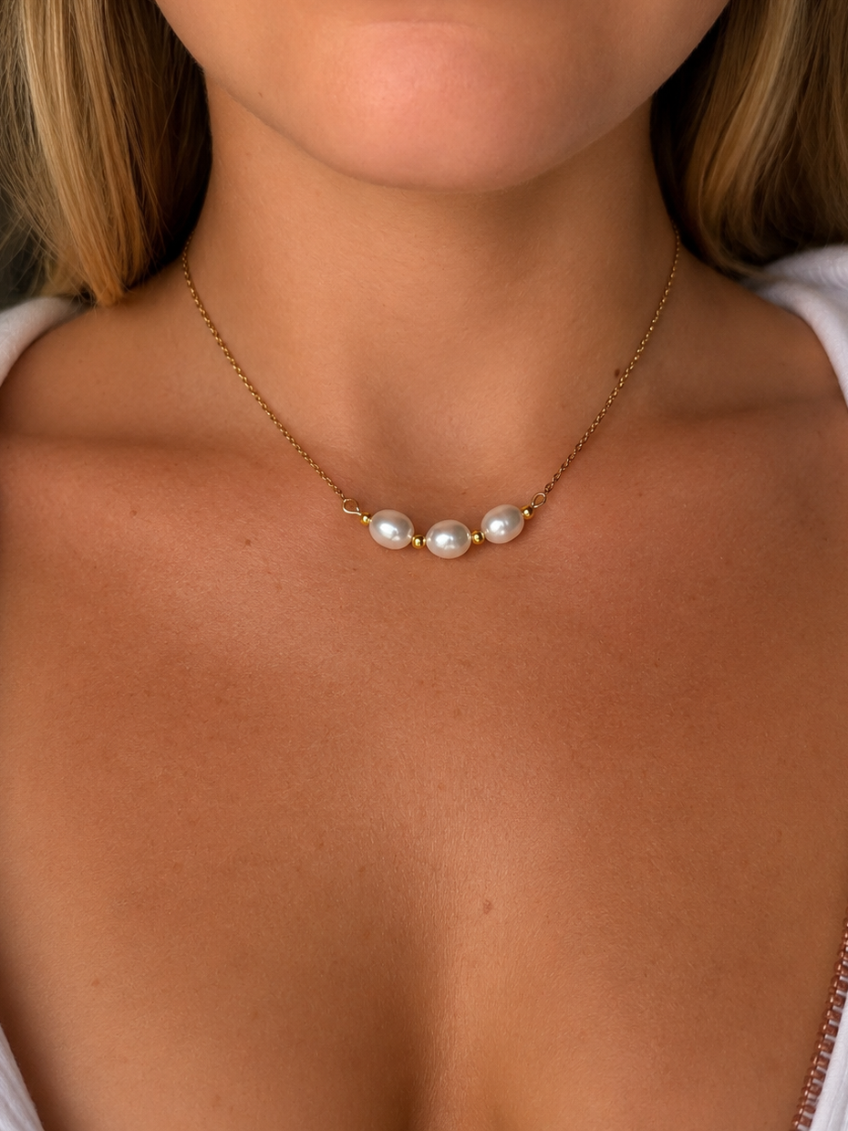 Pearl Kiss Necklace
